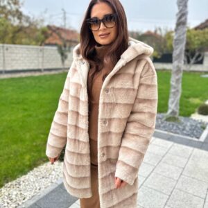 Bež krznena jakna s kapuljačom